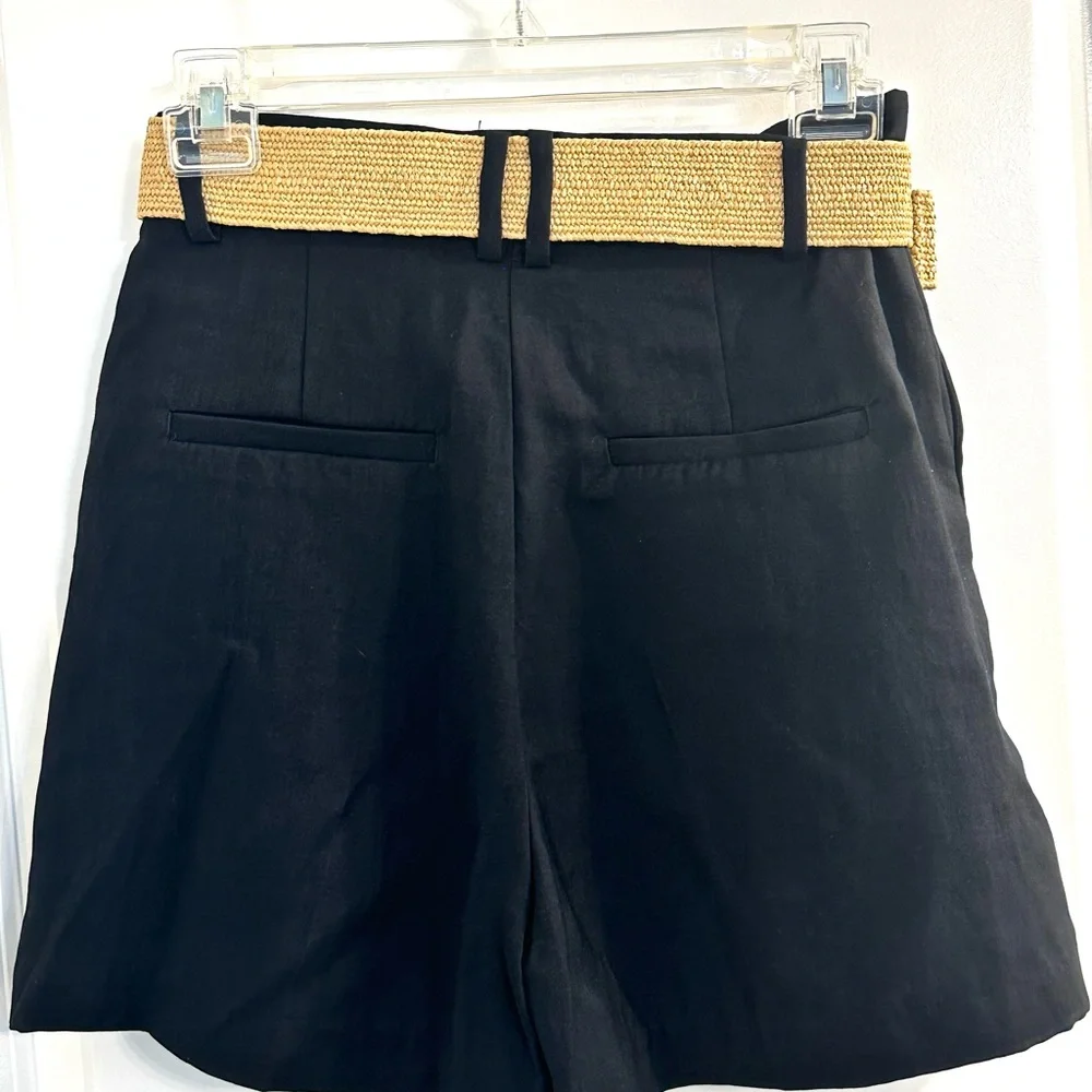 NWOT H&M black tailored high waisted pleated shorts with belt included Size 2.